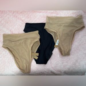 SKIMS Intimates Underwear Bundle of 3 • XXS • Clay & Black